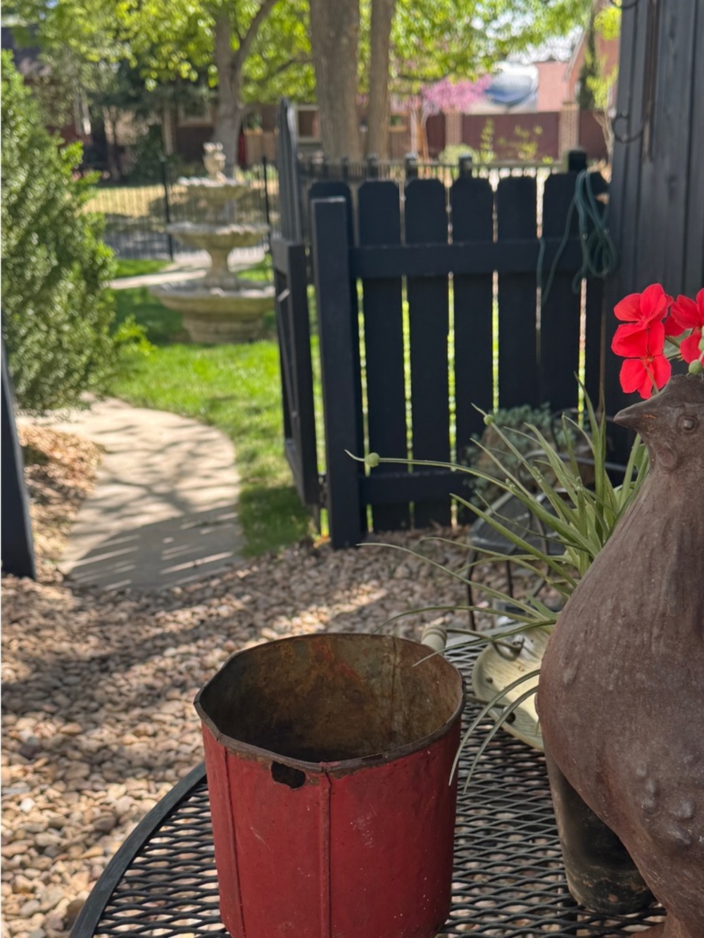 VINTAGE SAP BUCKET IN ORIGINAL COLOR